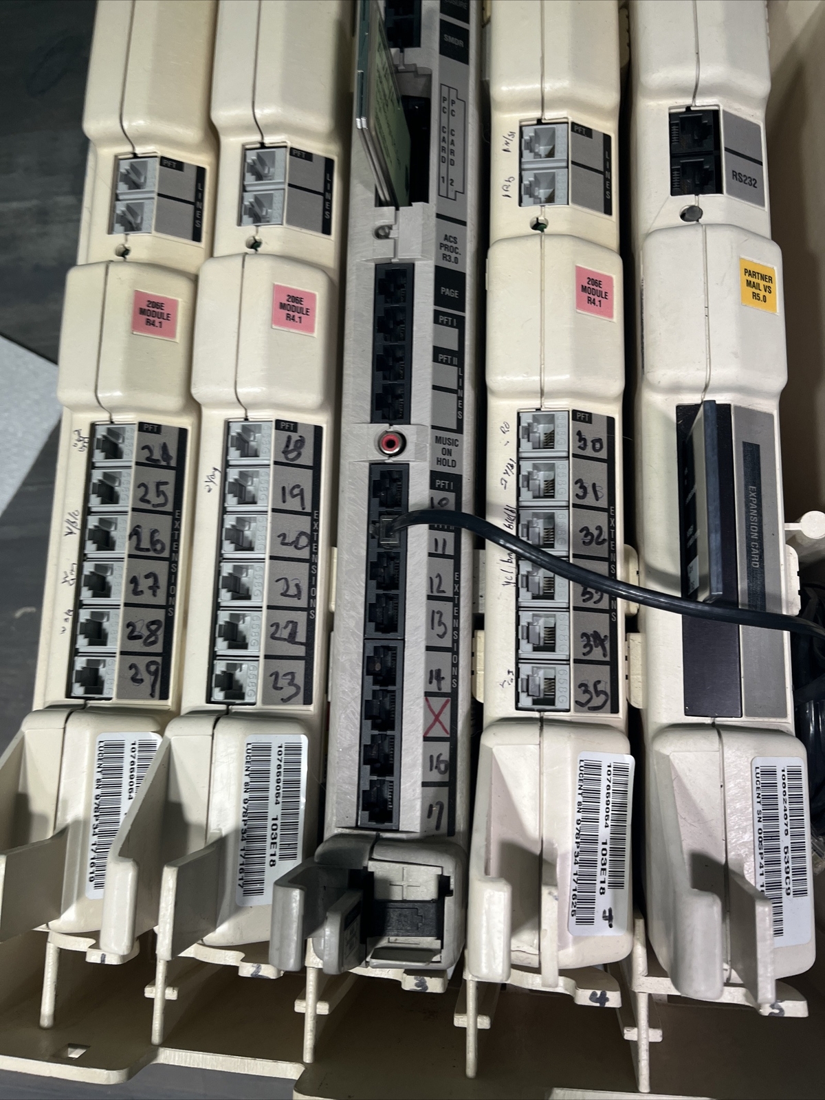 LUCENT PARTNER 2 Business Phone Communication System w Voice Messaging