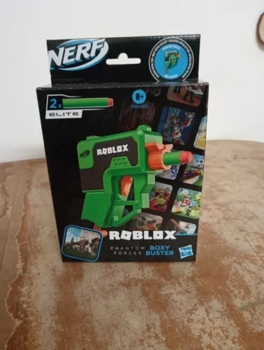 Nerf Roblox Phantom Forces Boxy Buster avec code virtuel exclusif 