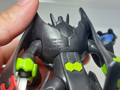 Figurine Pokémon Takara Tomy - Zygarde Forme Complète Moncolle EHP - Échelle 1:55 - Neuf Sous Blister
