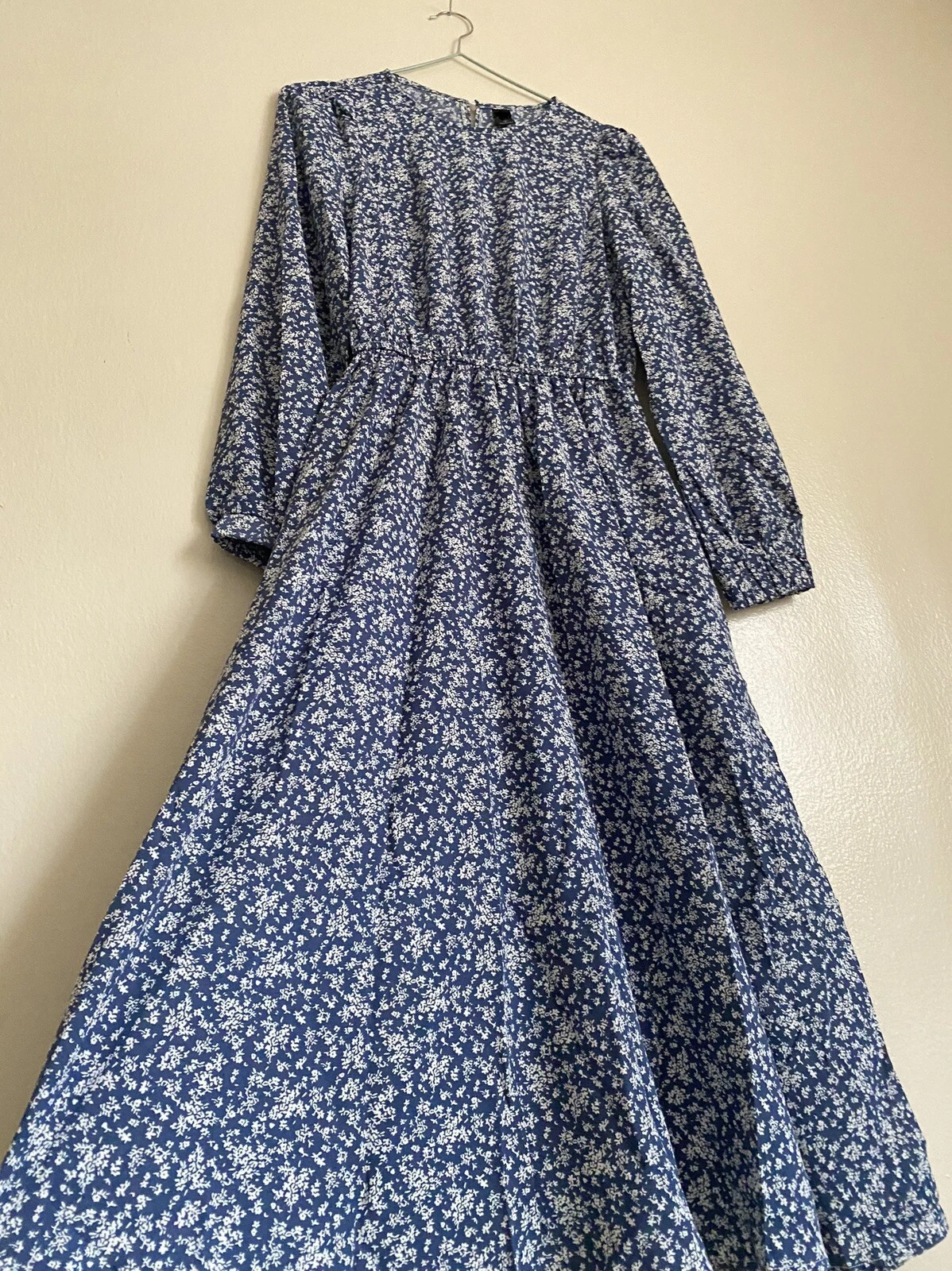 Long Sleeve Summer Maxi Dress
Opens in a new window or tab
