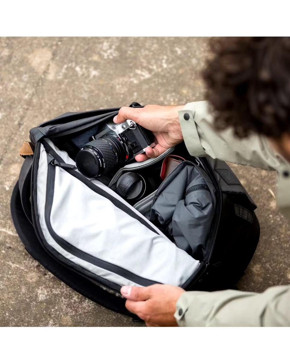 Peak Design X Huckberry Everyday Backpack V1 (20L, Black) EUC | eBay