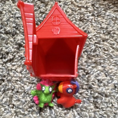 Magic Box Int. Toys Zomlings McDonald's 2013 Red House Playset w/ Figures