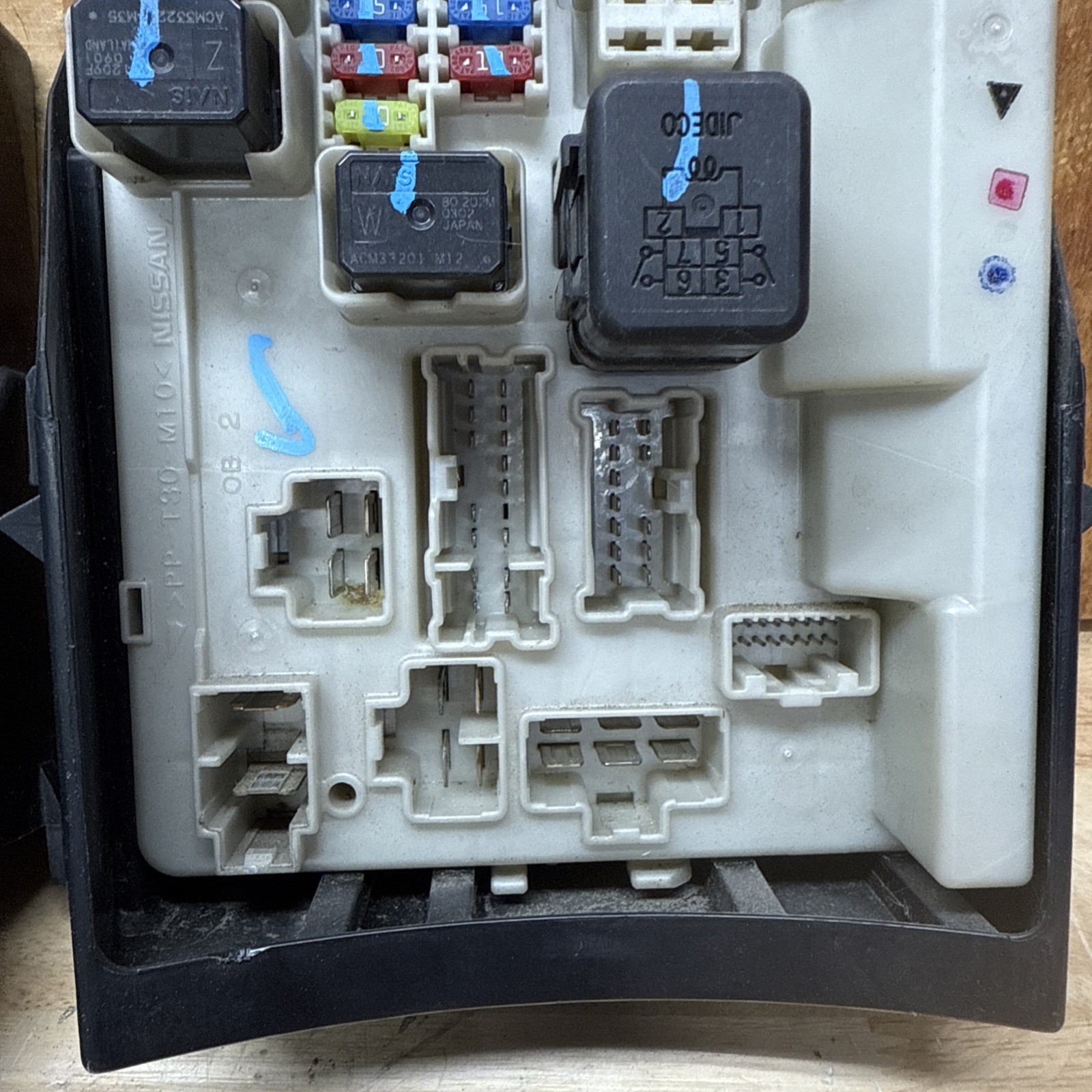 06-10 Infiniti M35/M45 IPDM Power Supply Module OEM 284B7EG01A