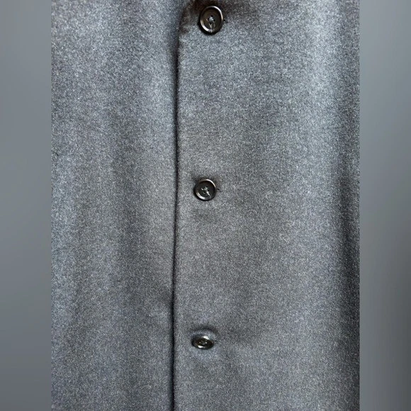 Sobretudo longo Neiman Marcus Loro Piana masculino cinza escuro 40R 100% cashmere italiano - Imagem 4 de 4