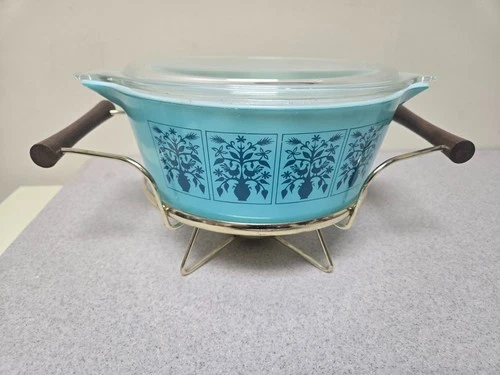 PYREX SAXONY TREE OF LIFE TURQUOISE 475 B - 2.5 QUART W/ LID AND WARMER-VINTAGE