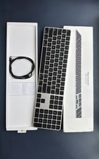 A2520 Magic keyboard with  touch id and numbe...