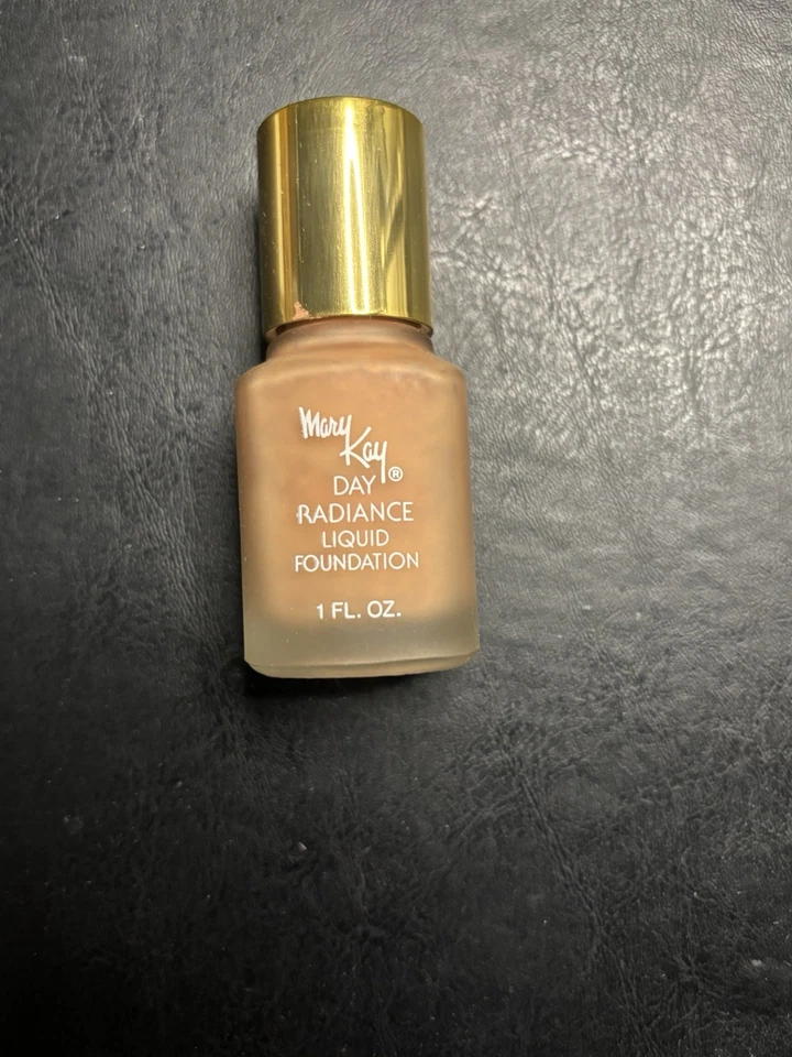 Mary Kay  Liquid Foundation Day Radiance Formula 2 NOS 1 Floz Rose Beige 0078 - Image 3 of 4