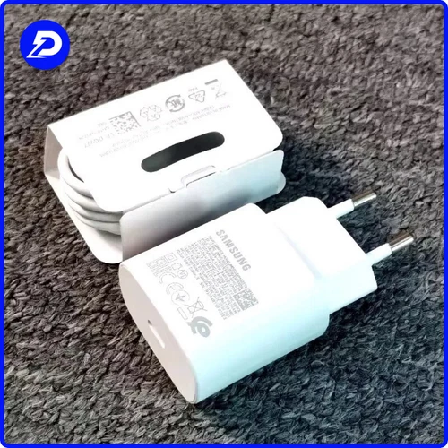 CARICABATTERIE RAPIDO SAMSUNG ORIGINALE ALIMENTATORE SPINA 25W + CAVO 1m TYPE-C - Foto 1 di 3