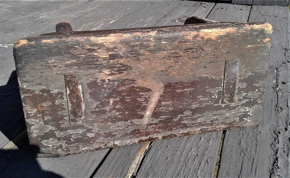 Antiguo banco o taburete mortajado para niños primitivos arte popular de los años 1850 de 6,50 pulgadas de alto Foto 4 de 4