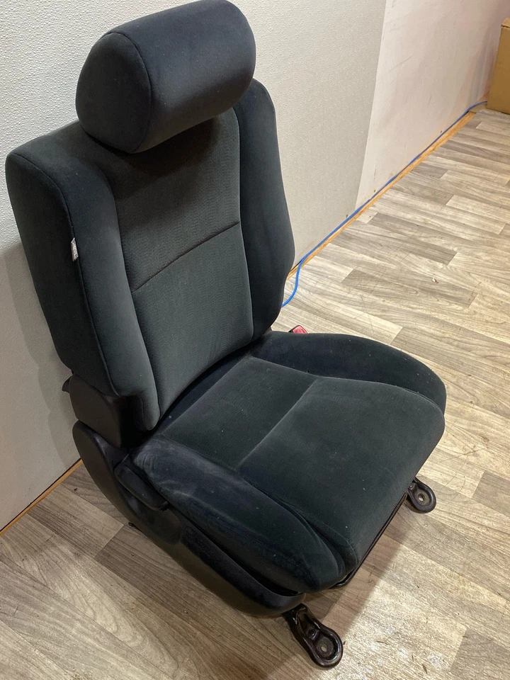 Fits 10 11 12 TOYOTA SEQUOIA SR5 Front RH Passenger Manual Seat Black Cloth OEM - Image 3 of 4