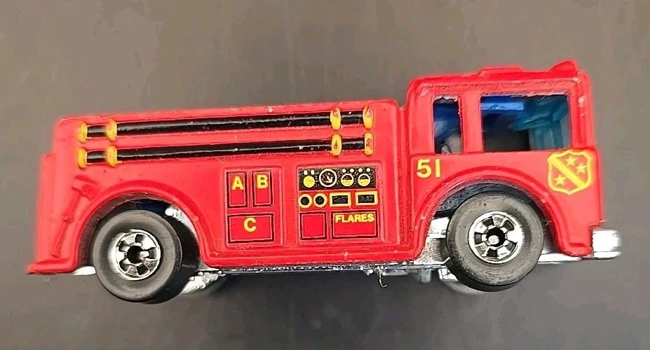 Vintage 1976 Hot Wheels: Fire-Eater 51 Motor Truck Diecast Vermelho - Imagem 3 de 4