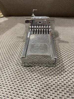 $1.75 ESD Coin Slide laundry Soap Dispenser arcade vending push