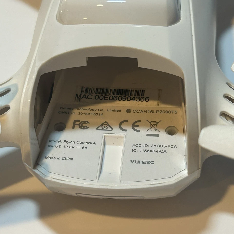 Drone con cámara Yuneec Breeze 4K para piezas o reparación (sin probar) Foto 4 de 4