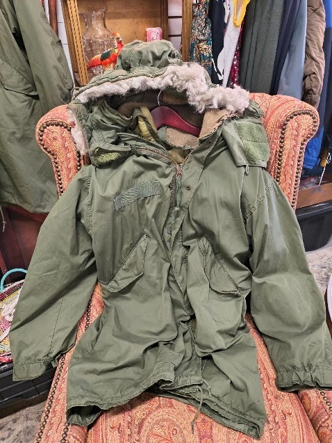 Vintage Military M65 Fishtail Parka Extreme Cold Weather Mens Small USGI Vietnam - product detail image 1