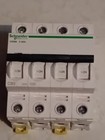 Disjoncteur Schneider Electric iC60N C63 4P 63A A9F77463