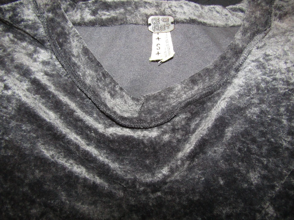 FREE PEOPLE WE THE FREE VELVET LONG SLEEVE TOP SHIRT WOMENS SIZE S - Image 4 of 4