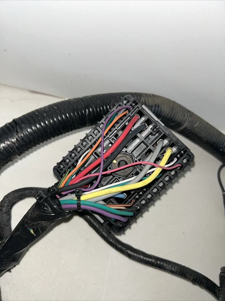 2010 Buick LaCrosse OEM Front Headlamp Wiring Harness GM 20829259 - Image 3 of 4