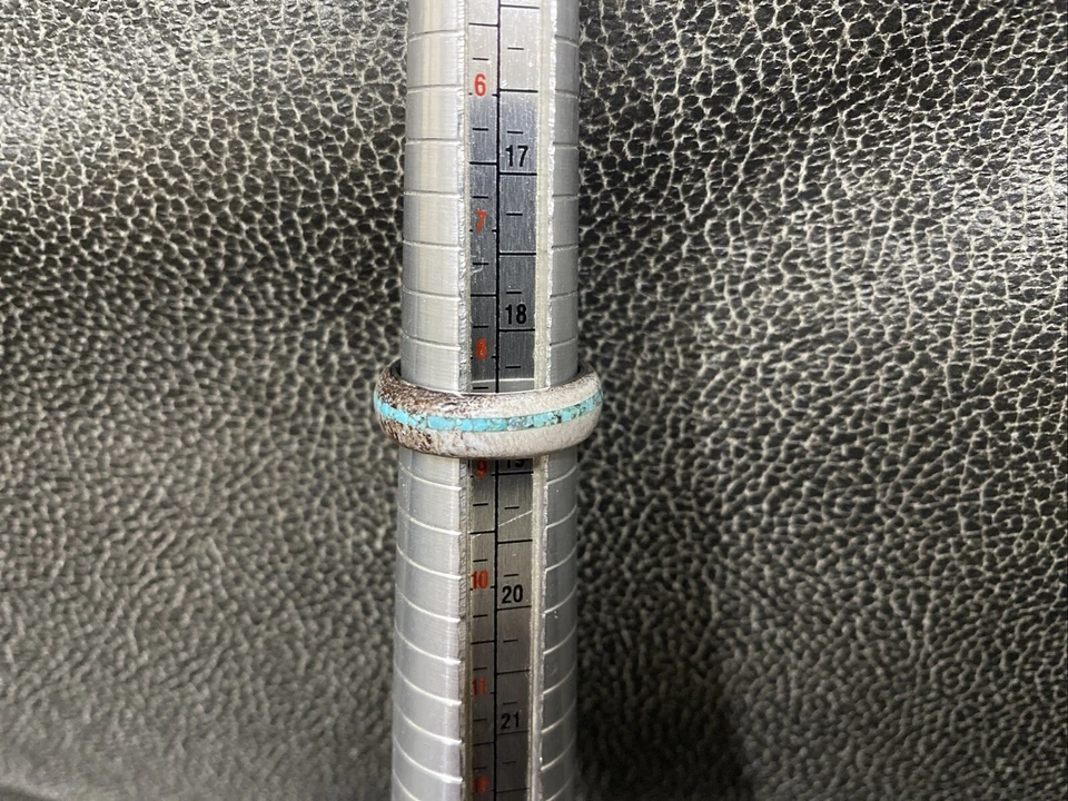 Anillo de asta de alce artesanal con incrustación de turquesa y banda de acero inoxidable Foto 2 de 3