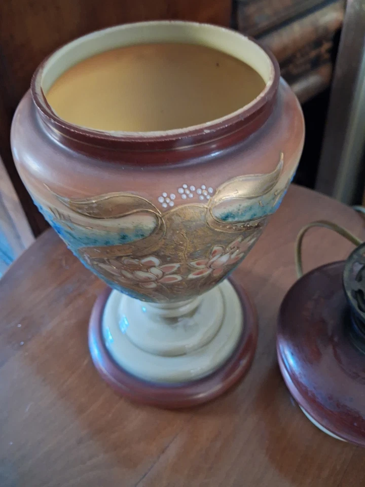 LUME ANTICO IN OPALINA DIPINTO VEDI FOTO - Immagine 3 di 4