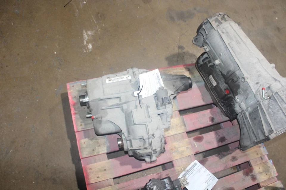 2011 Chevrolet Silverado 1500 Transfer Case 4WD Used 167K Miles OEM NQH - Imagem 2 de 4