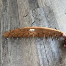 Woodlore Wooden Cedar Tie Belt  Scarf Hanger / Closet Organizer 42 Pegs