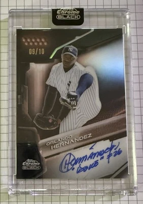 2026 Topps Chrome Black Baseball: Autograph von Orlando Hernandez (Yankees) /10 - Bild 1 von 2