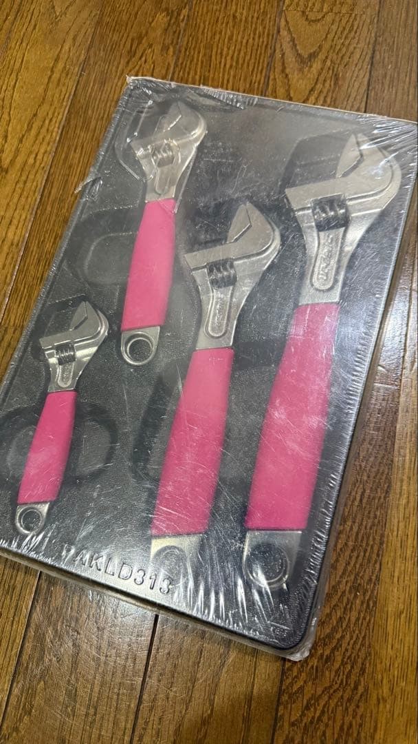 Snap-on Pink Grip Adjustable Wrench Set of 4 Limited Edition Color