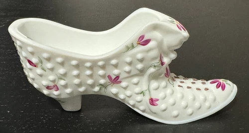 VTG FENTON MILK GLASS HAND PAINTED SIGNED STAMPED HOBNAIL SLIPPER RARE #9