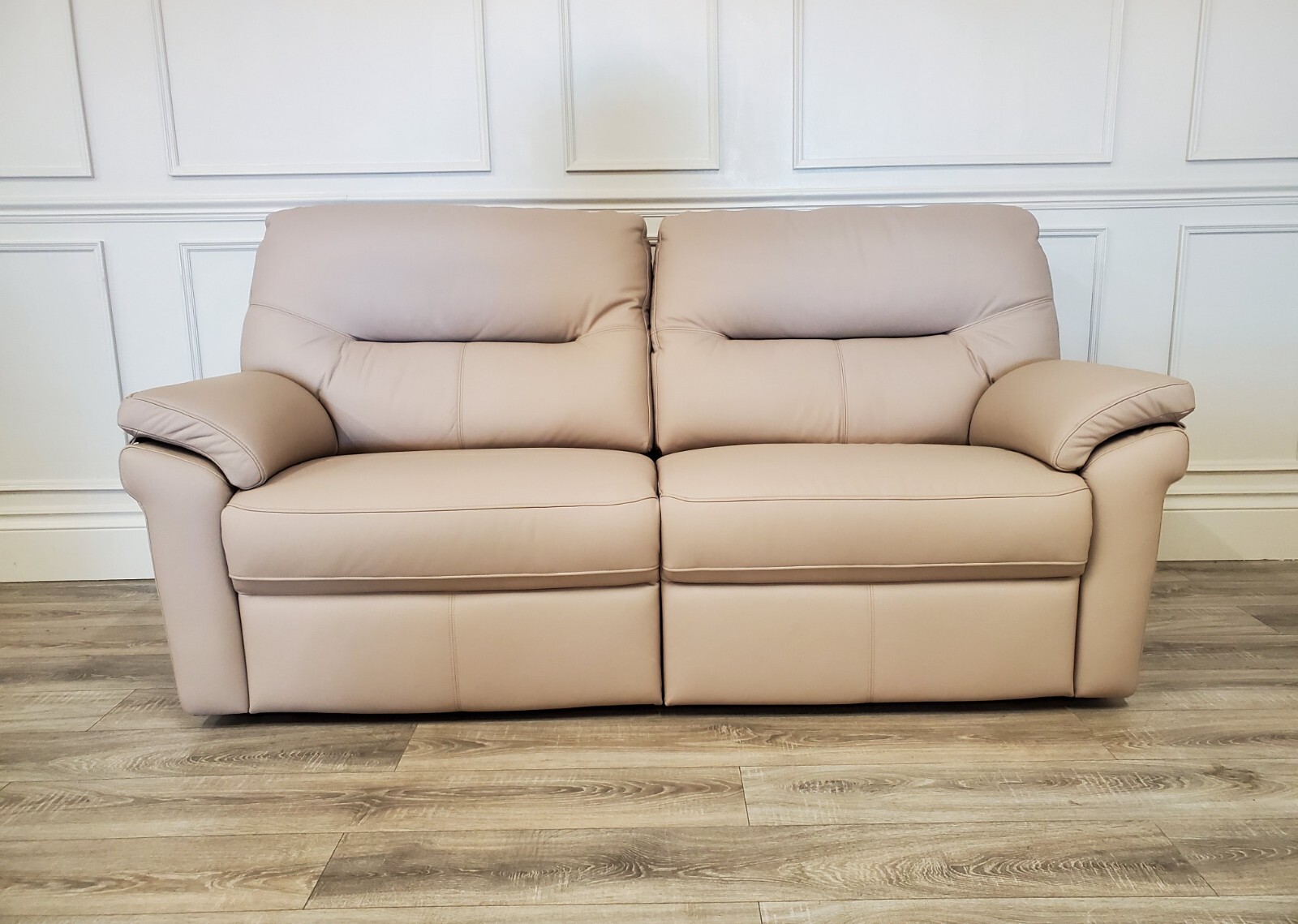 G PLAN SEATTLE 3 SEATER SOFA WITH POWER RECLINERS, POWER LUMBER! (RRP £5446!)