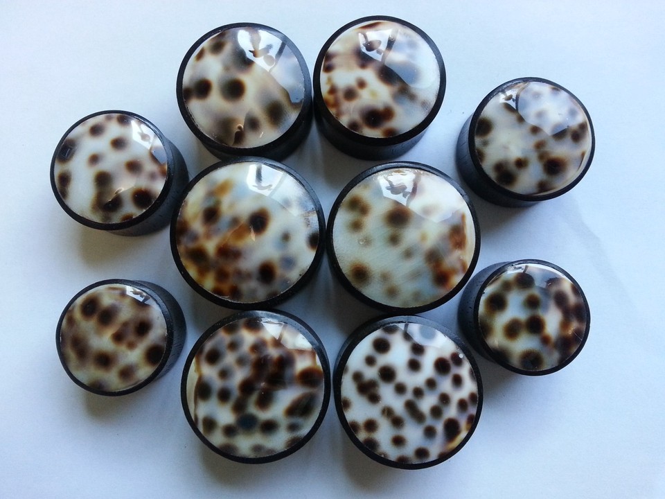 One Pair Handmade Sea Shell Inlay Ebeony Wood Saddle Ear Plugs Tunnels ...