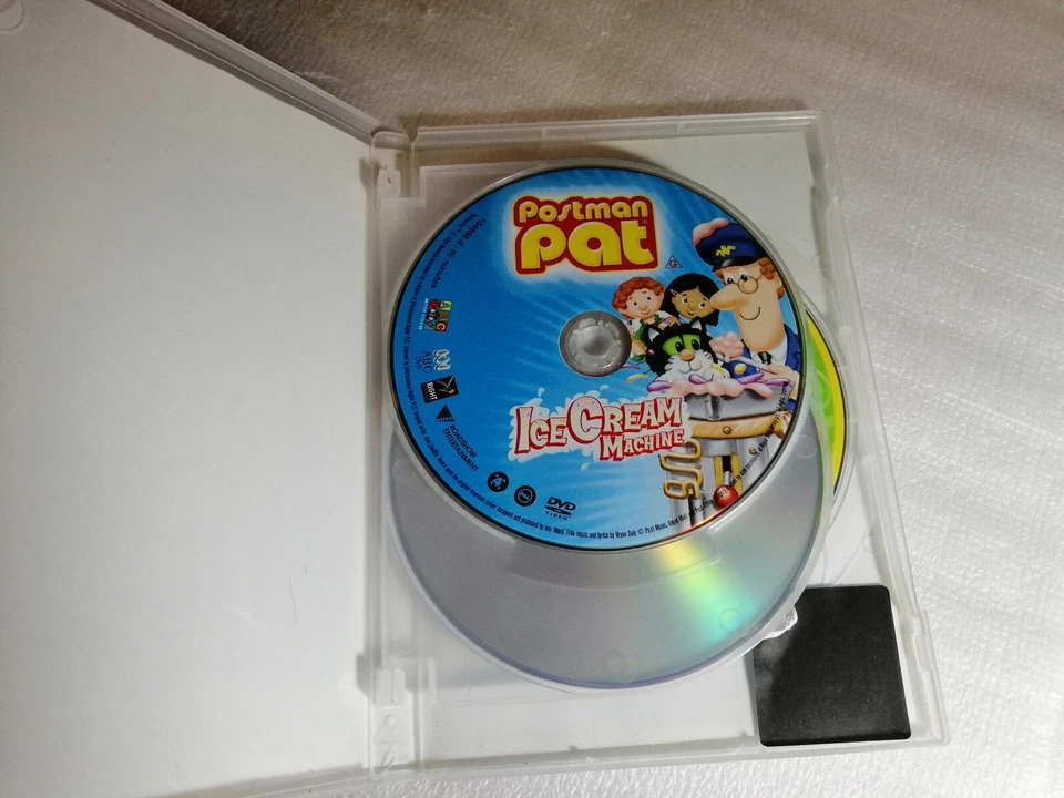 POSTMAN PAT: 3 DVD BOX SET (10 Episodes) - Australian ABC 4 Kids Issue Region 4 - Image 3 of 3