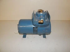 THOMAS INDUSTRIES INC MODEL 7270A39521 115V 60HZ 5.5A VACUUM PUMP  (SQS115)