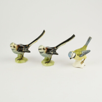 2 x Goebel Schwanzmeise (1966) & 1 x Blaumeise - Porzellan Vogel Figur - Hummel