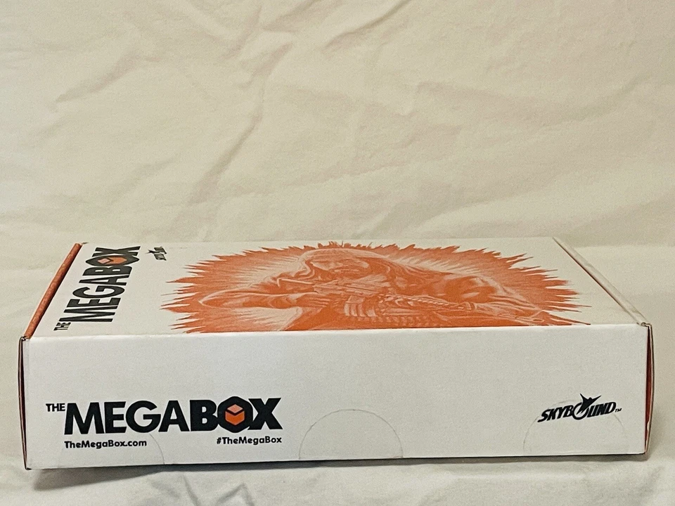 CAJA DE COLECCIONISTAS SKYBOUND THE MEGABOX WALKING DEAD XXL con JESÚS, sin abrir Foto 2 de 3