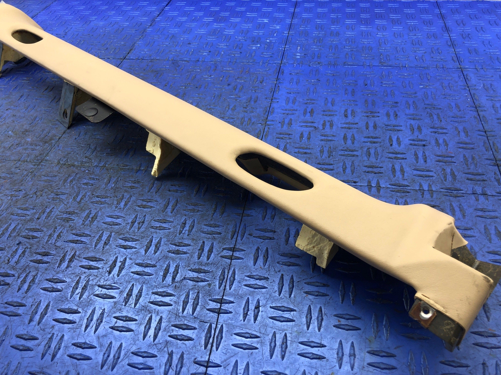 2006-2018 ASTON MARTIN VANTAGE V8 REAR CABIN UPPER TRIM PANEL BEIGE 8G33-67343