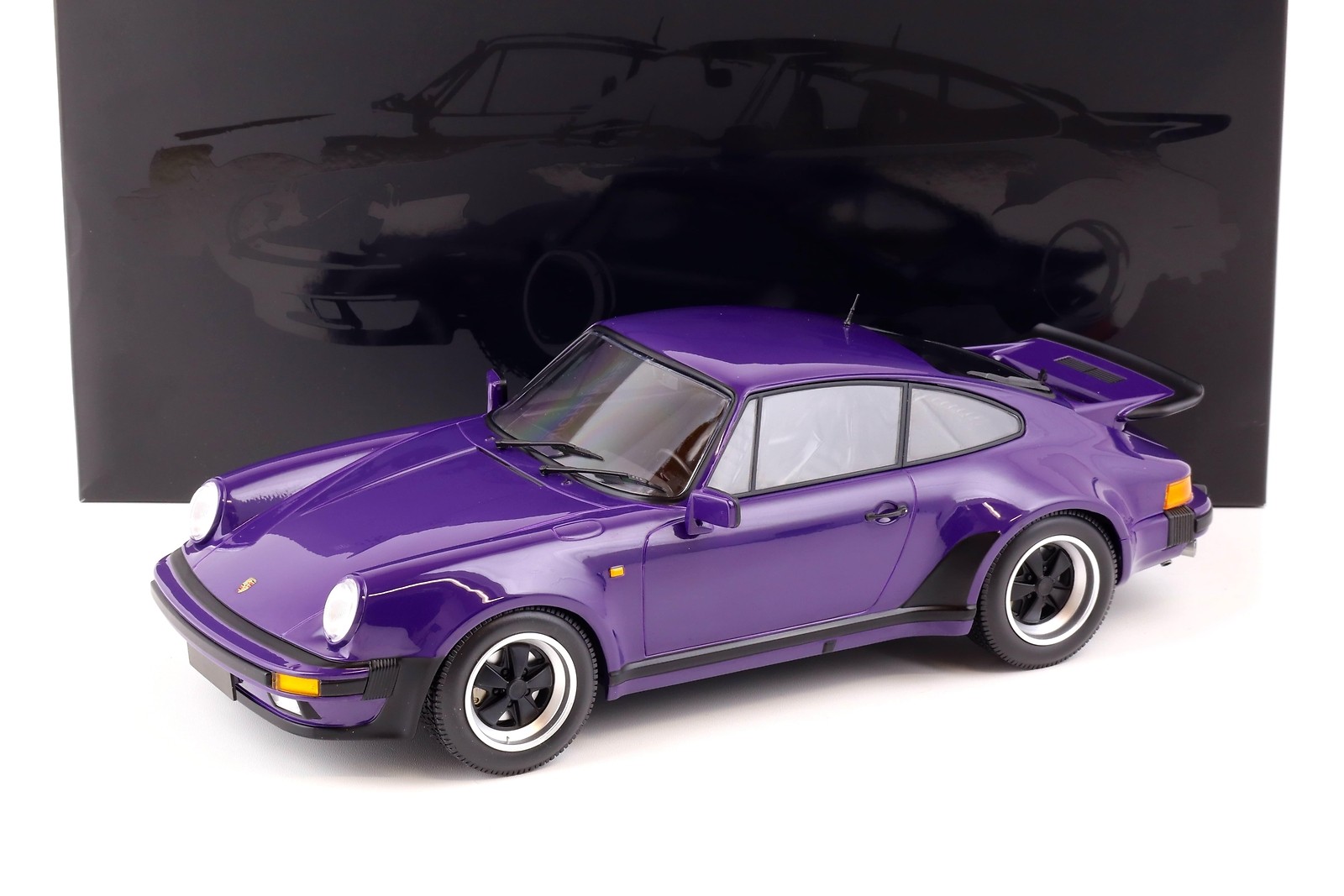 1:12 Minichamps Porsche 911 (930) Turbo Coupé 1977 Lilac Purple