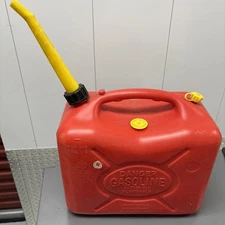 SCEPTER  Canada  5  GALLON PRE VENTED GAS CAN EASY POUR FUEL JUG GASOLINE