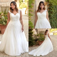 Plus Size A-Line Wedding Dresses V-Neck Sleeveless Lace Applique Bridal Gowns