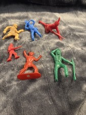 6-VINTAGE TOYS HARD PLASTIC MULTICOLOR WESTERN COWBOYS  INDIANS FIGURES