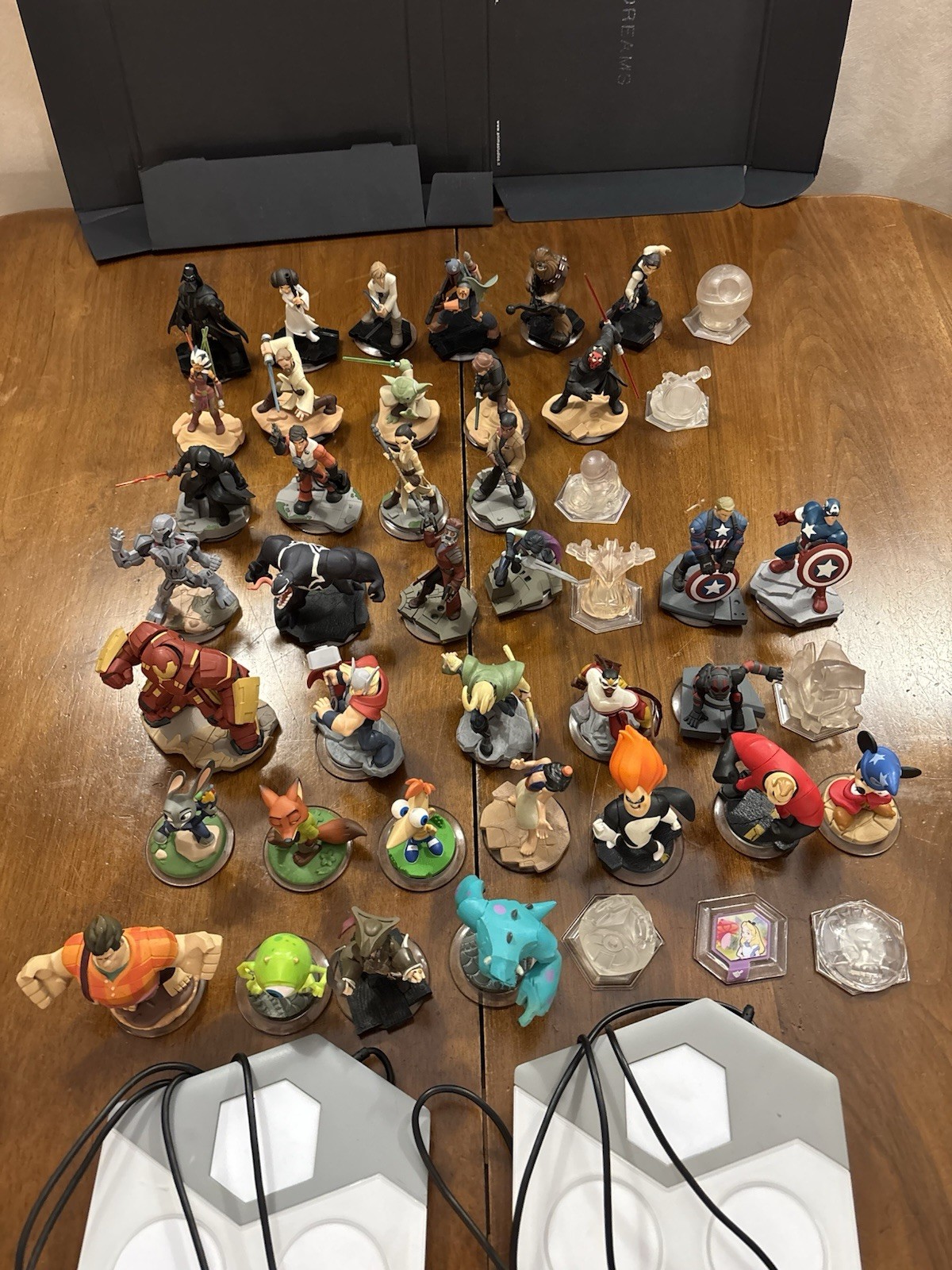 Disney Infinity Lotto 40+ Figure Marvel Star Wars Disney + 2 Basi + Power Discs