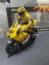 MINICHAMPS 1/12 Yamaha YZR-M1 46 Laguna Seca 2005 Valentino Rossi