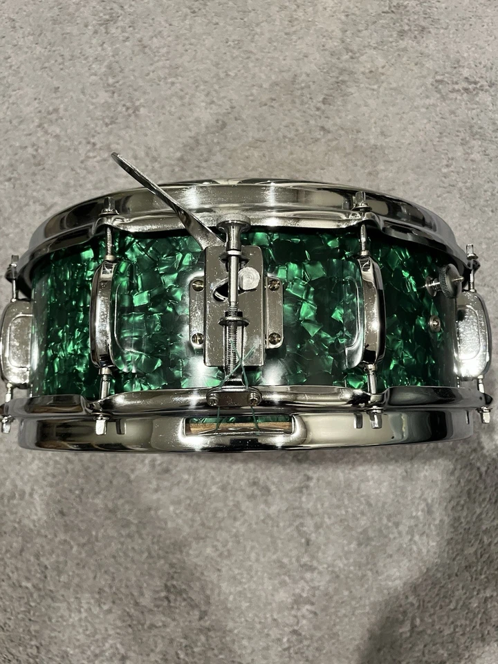 Vintage Apollo Snare Drum 8 Lug Green Pearl Finish 5x14 Big Fat Vintage Tone!!!! - Image 2 of 4