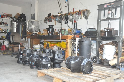Bobcat T190 T180 T140 Drive motor. Also do T200,T250,T300,T320 T590,T650,T750
