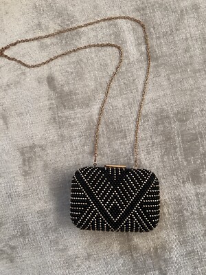 Bijou Brigitte elegante Mini Clutch mit Kettenstrap in schwarz, goldende Details