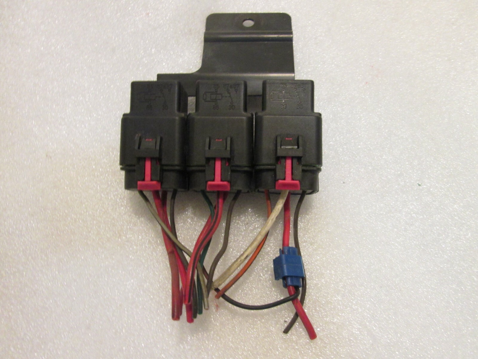Bosch Fuel Pump, Car Alarm Relays 0 332 204 182 12V 20/30A **825530731