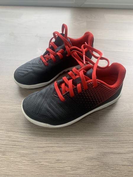 astro turf trainers size 7.5