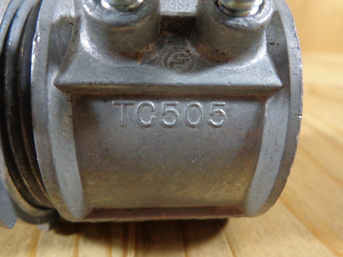 neer  ① NEER TC-505 1-1/2 INCH, DIE CAST ZINC, EMT Connector, Non