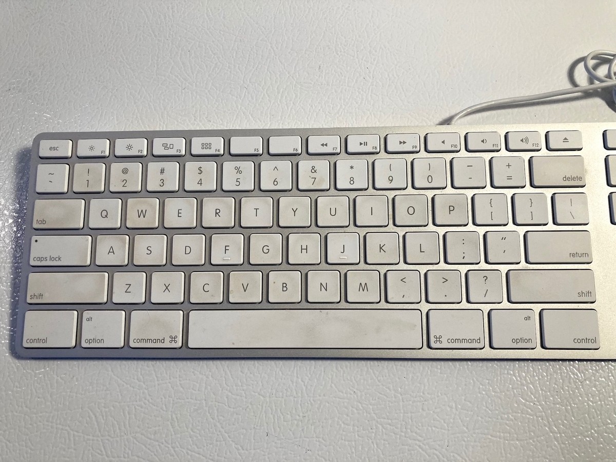 Genuine APPLE USB Wired Keyboard with Numeric Keypad - A1243 | eBay