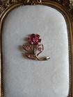 vintage Gold Tone Flower Brooch Pin Pink Round Rhinestones Prong Set — photo 1