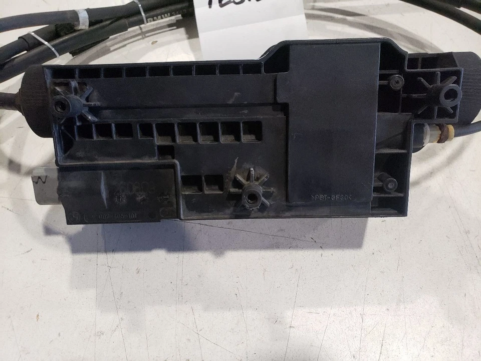 Atuador de freio de estacionamento - 2009 BMW X5 E70 3.0L diesel Twin Turbo - OEM 6788968 - Imagem 3 de 4